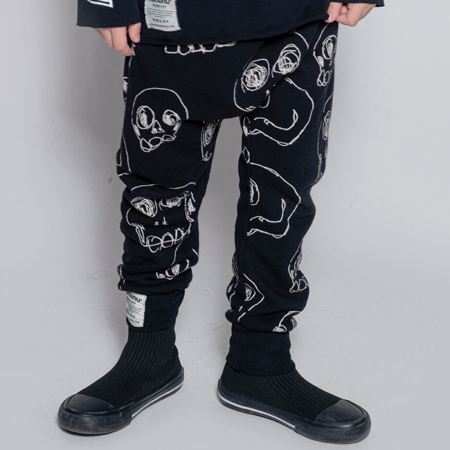 Nununu Spodnie Scribbled Skulls Bay Black - obrazek 2
