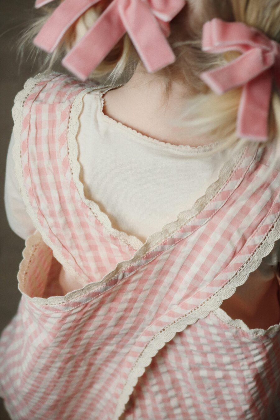 Konges Slojs Zestaw Małego Kucharza Apron Frill Cherry Check - obrazek 5