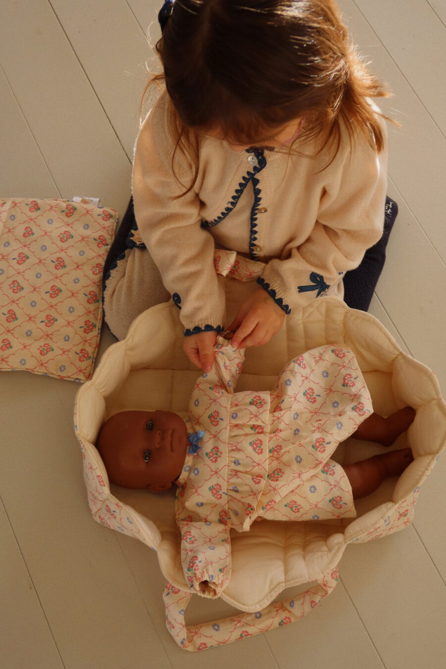Konges Slojd Zestaw Ubranko Dla Lalki Doll Fleur Decor - obrazek 6