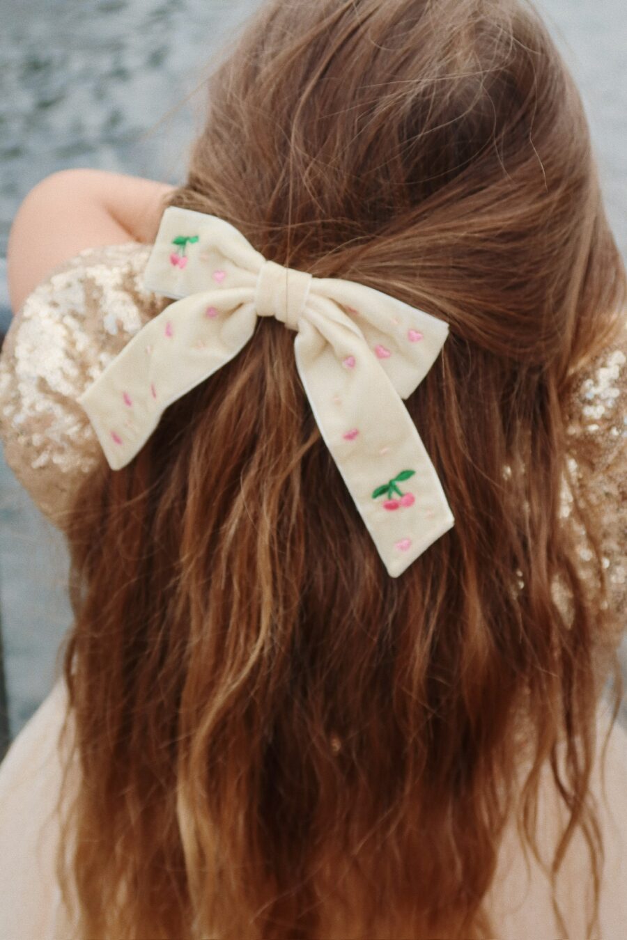 Konges Slojd Spinka Do Włosów Velvet Bow Pearly Pearled Ivory - obrazek 6