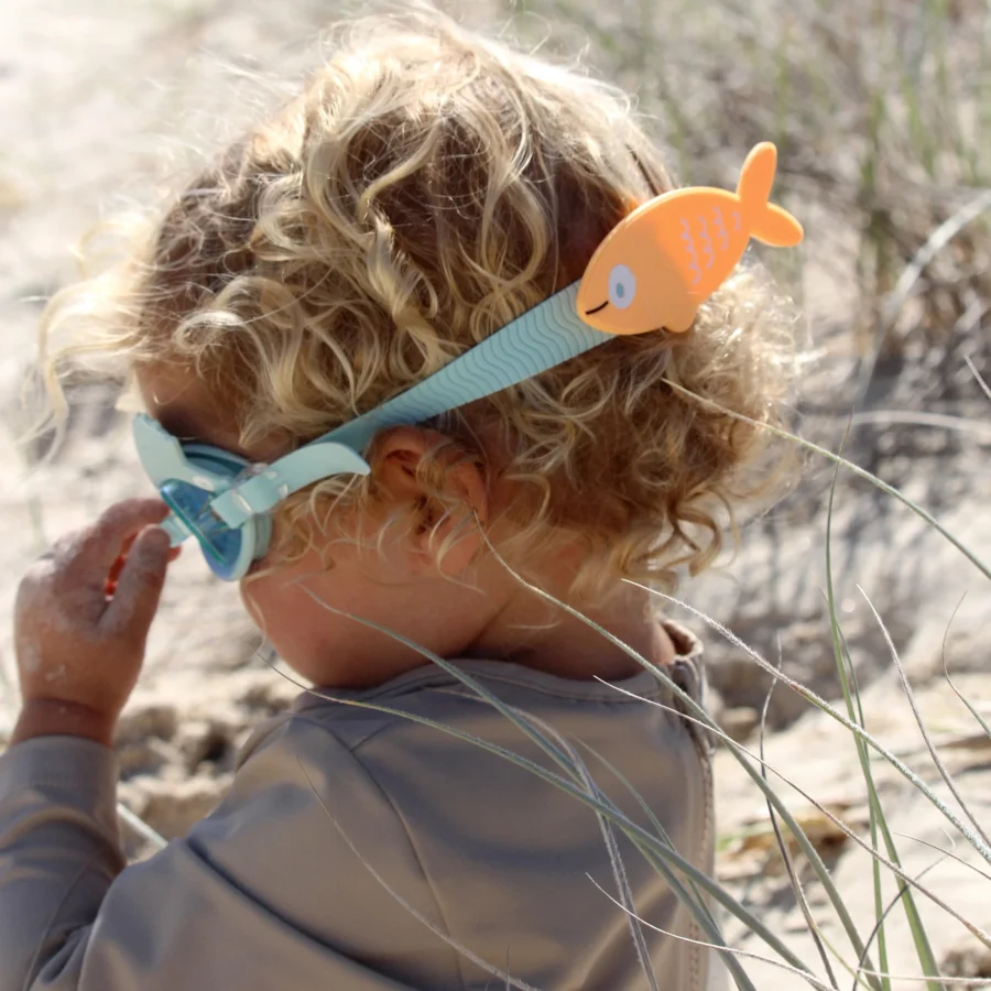 Sunnylife Dziecięce Okulary Do Pływania Fish Aqua Blue - obrazek 5