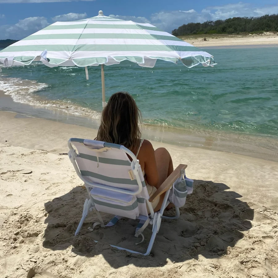 Sunnylife Kompaktowy parasol plażowy La Palma Sage Stripe - obrazek 6