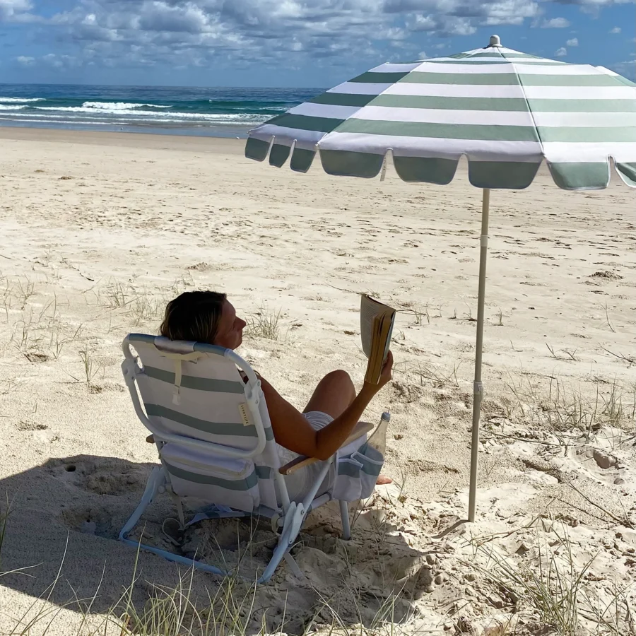 Sunnylife Kompaktowy parasol plażowy La Palma Sage Stripe - obrazek 3