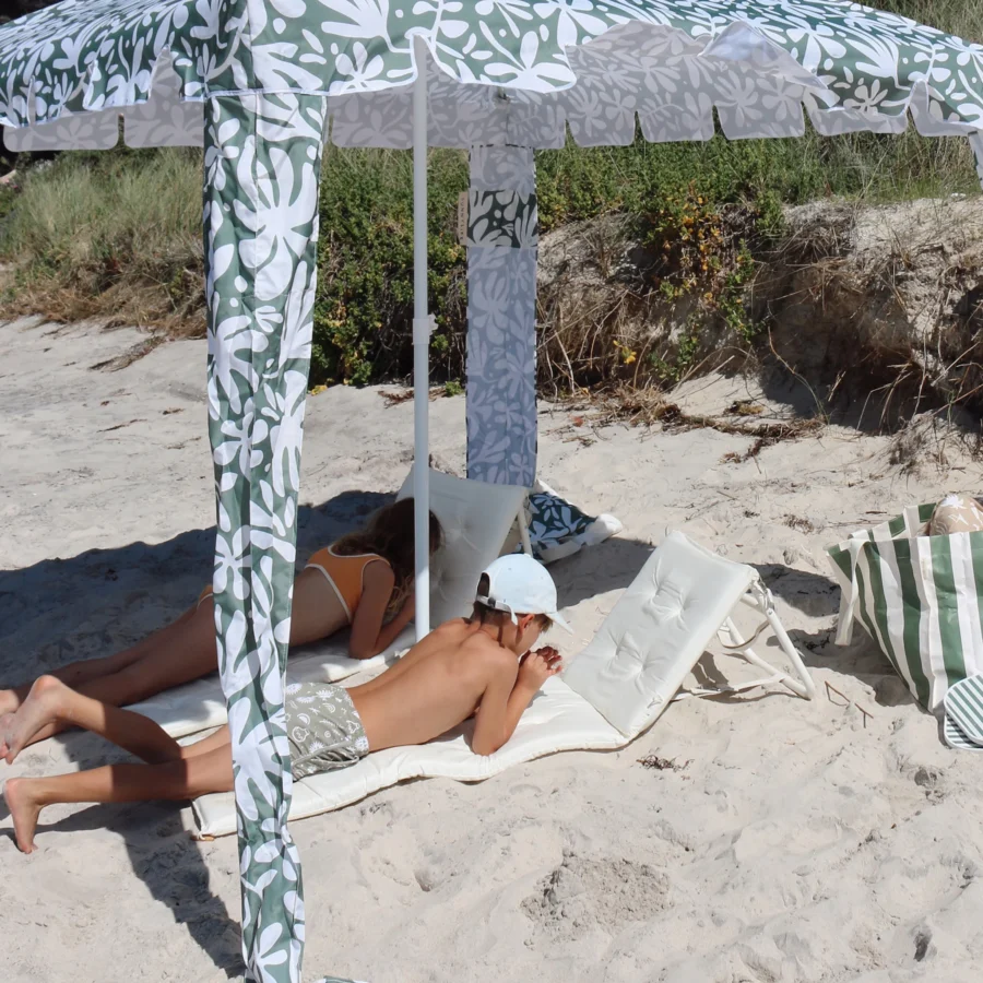 Sunnylife Rozkładany leżak plażowy Casa Cream - obrazek 3