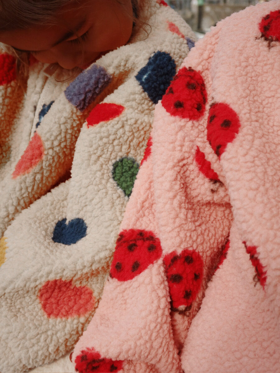 Konges Slojd Kurtka Polarowa Jody Teddy GRS Ladybug Pink - obrazek 7