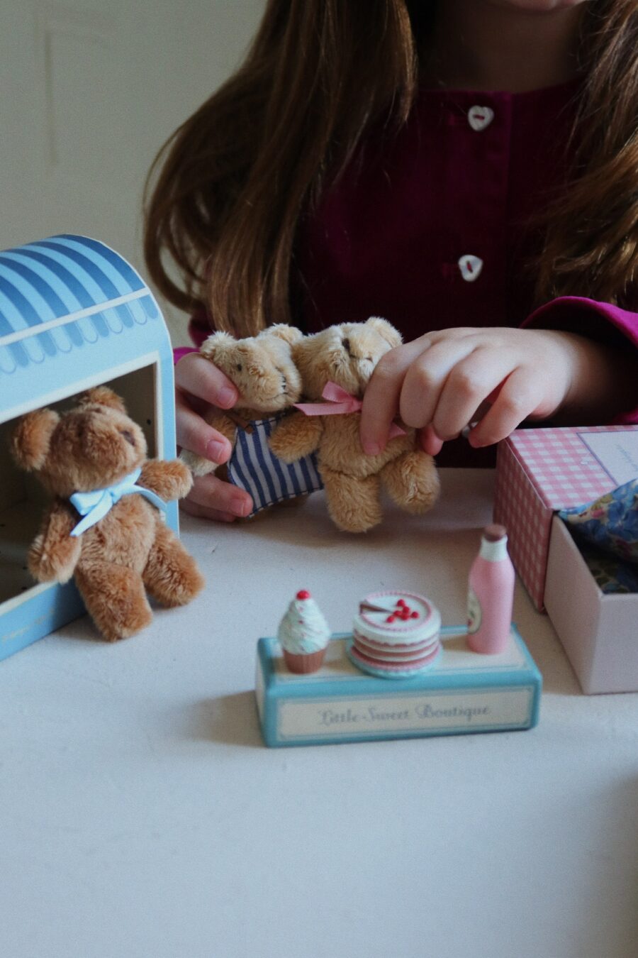 Konges Slojd Mini Miś W Pudełku Tiny Teddy Multi - obrazek 10
