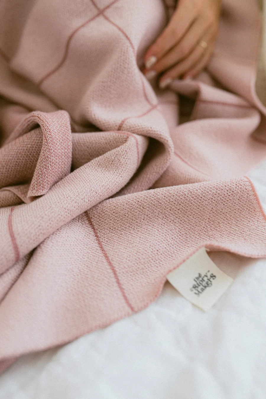 The Story Makers Koc Merino Checker Dusty Pink 80x100 cm - obrazek 3