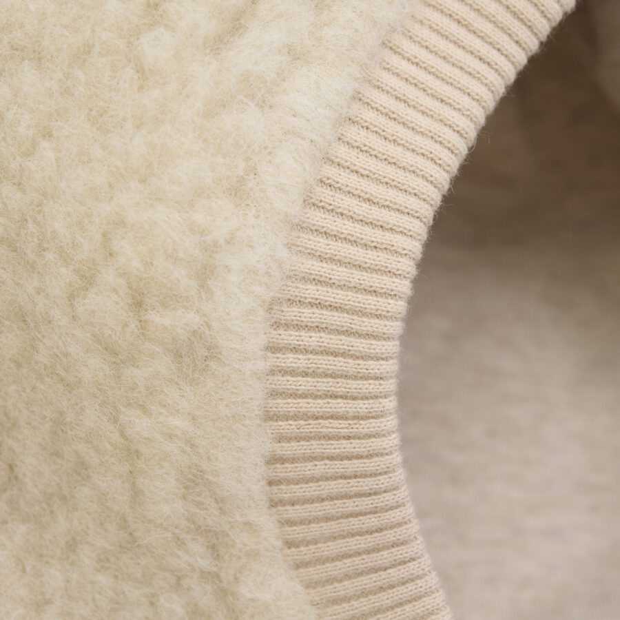 Huttelihut Kominiarka Ears Merino Teddy Cement - obrazek 3