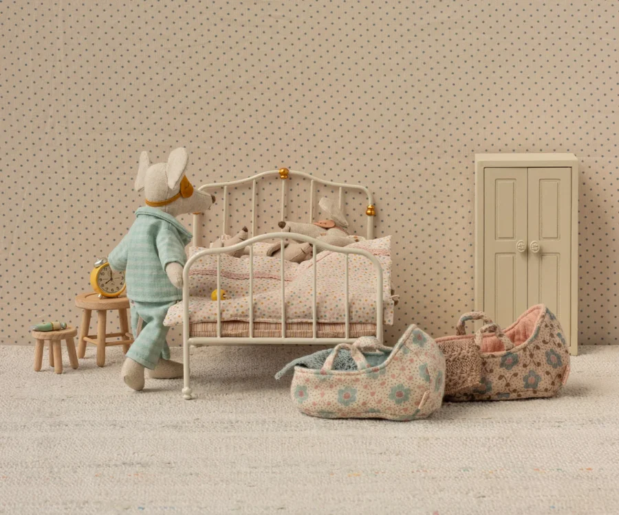 Maileg Łóżko Vintage, Myszka - Off white - obrazek 2