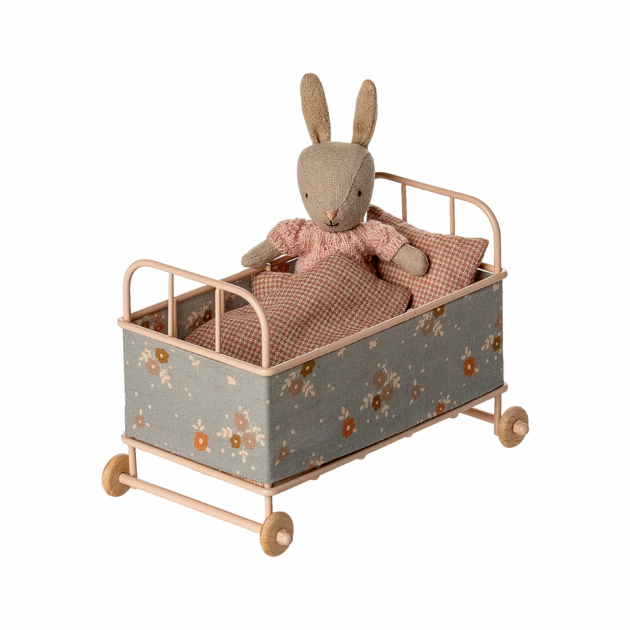 Maileg Łóżeczko dziecięce, Micro - Puder - obrazek 2