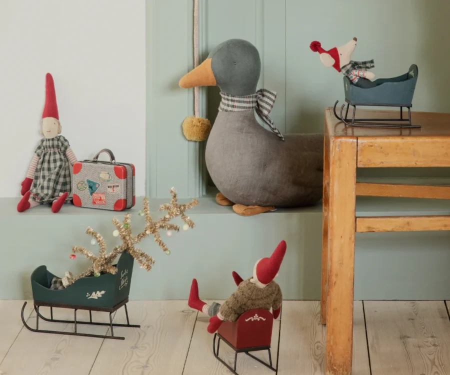 Maileg Sanki - Sleigh, Mouse - Green - obrazek 2