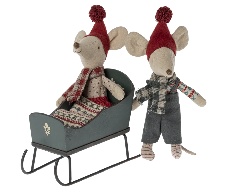 Maileg Sanki - Sleigh, Mouse - Green - obrazek 3
