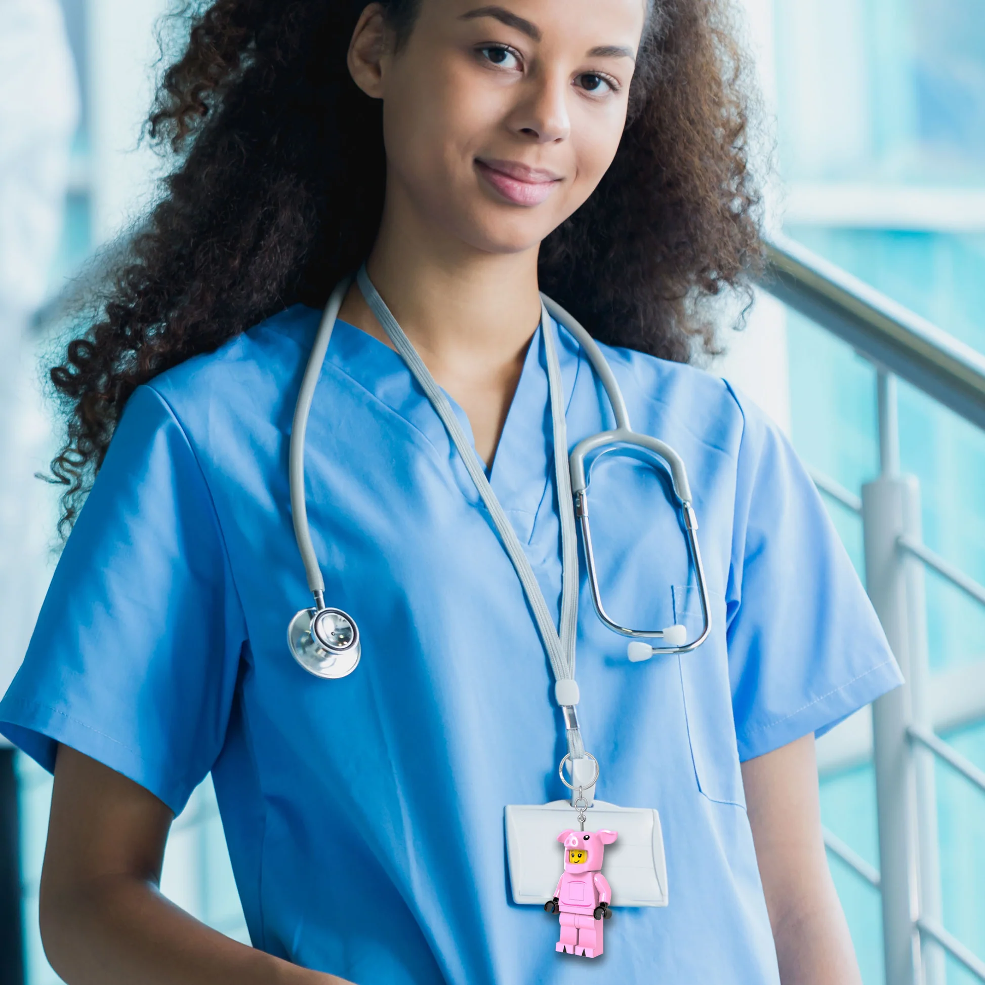 LEGO® Brelok Z Latarką Minifigures™ – Świnka - obrazek 11