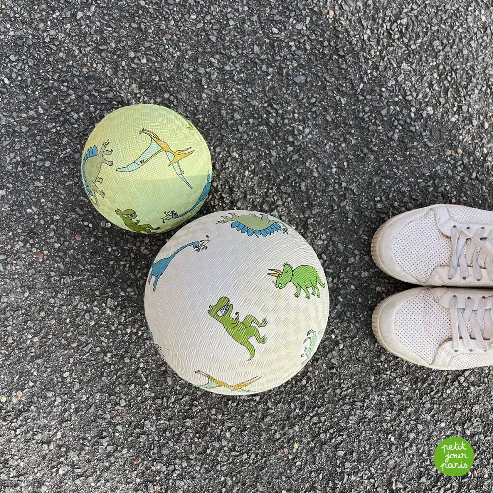 Petit Jour Paris Piłka z naturalnego kauczuku Dinozaury - obrazek 3
