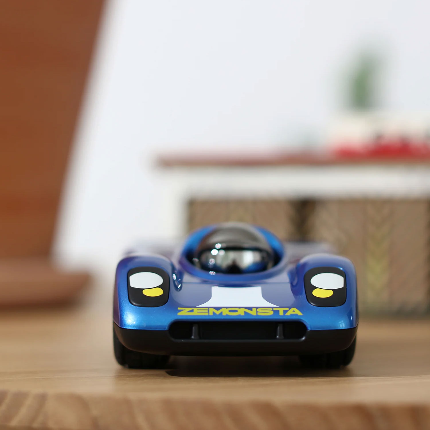 Playforever Zemonsta Hans – kolekcjonerskie auta-zabawka inspirowane legendarną Porsche 917 (metaliczny błękit) - obrazek 7